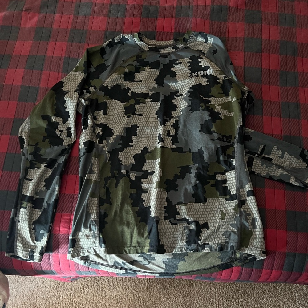 Kuiu Peloton 118 Long Sleeve Verde Men’s Medium